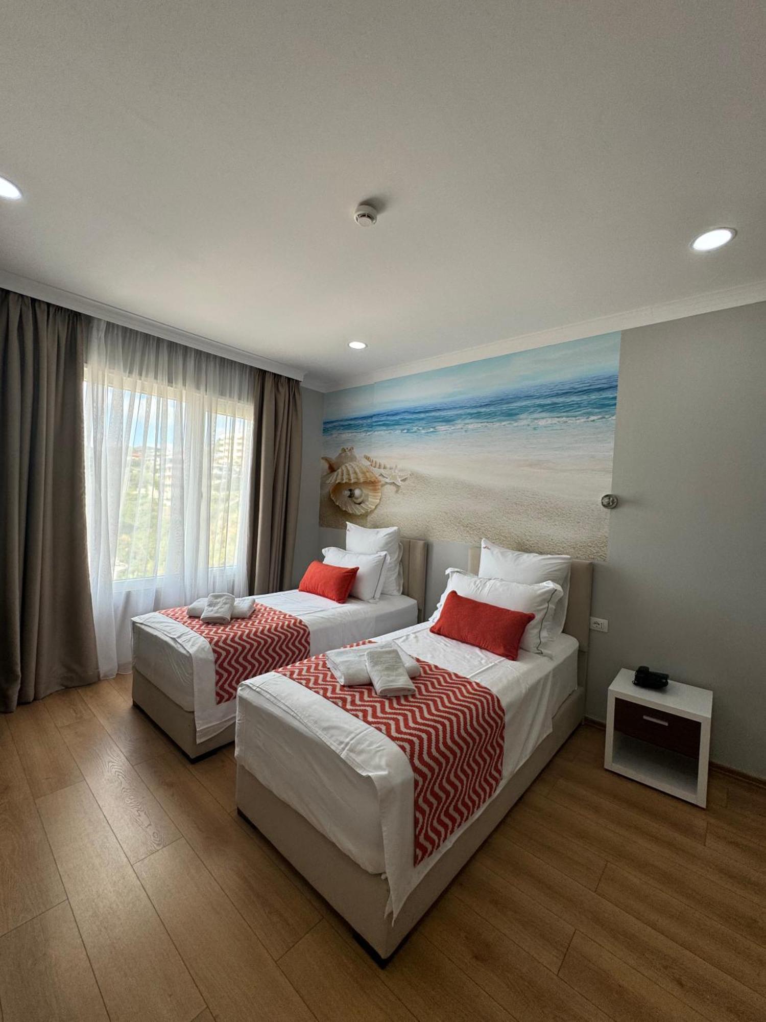 Hotel Britania Vlore Exterior photo
