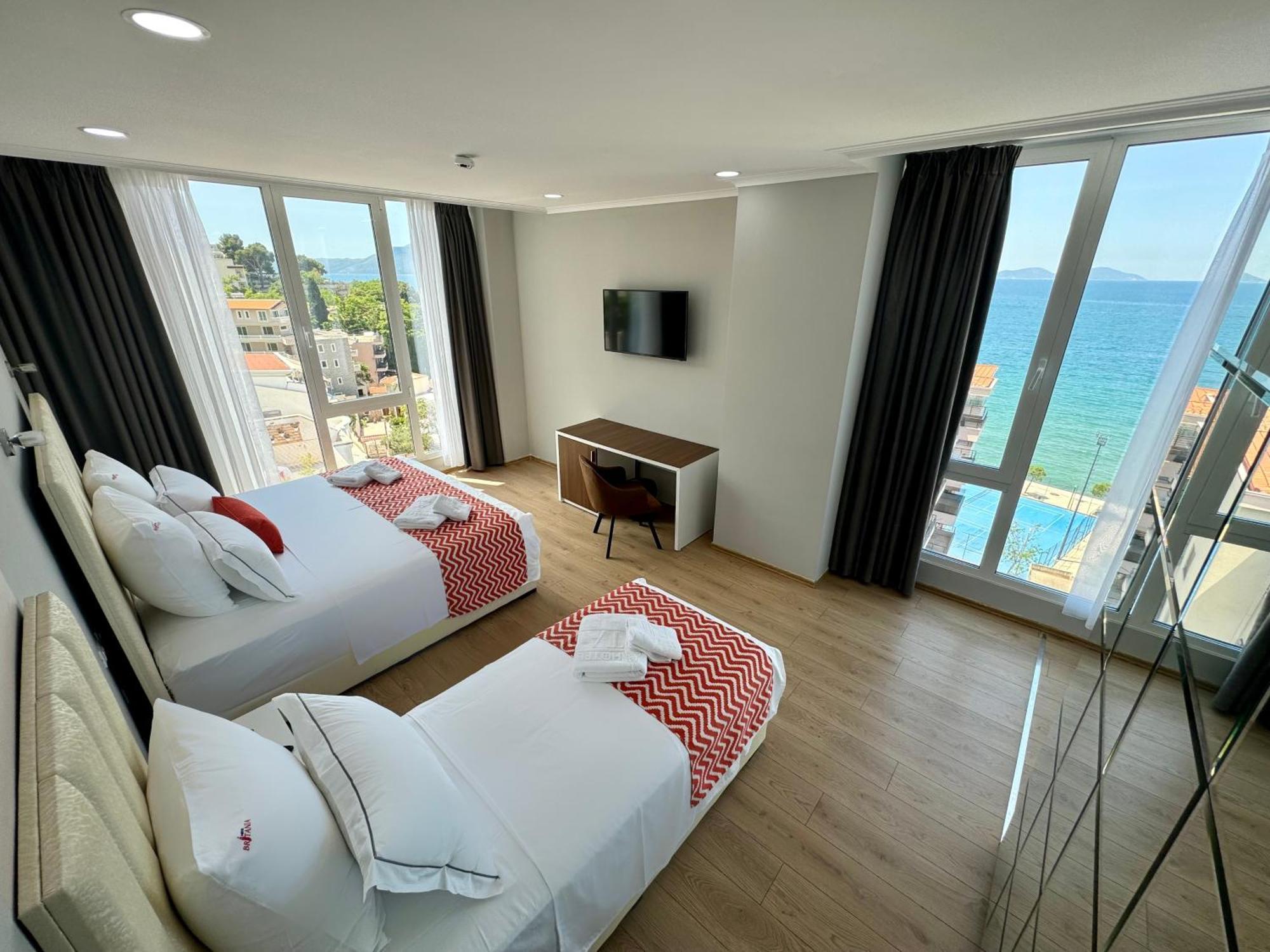 Hotel Britania Vlore Exterior photo