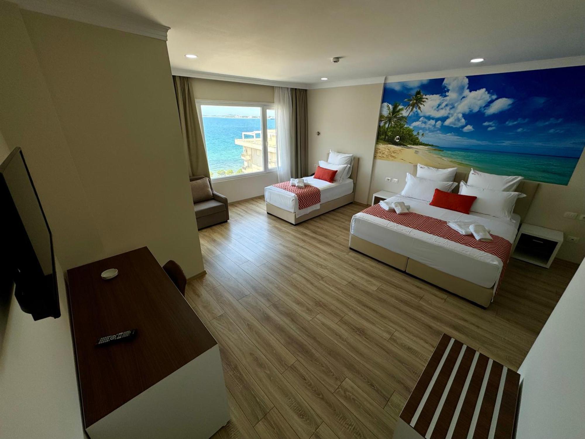 Hotel Britania Vlore Exterior photo