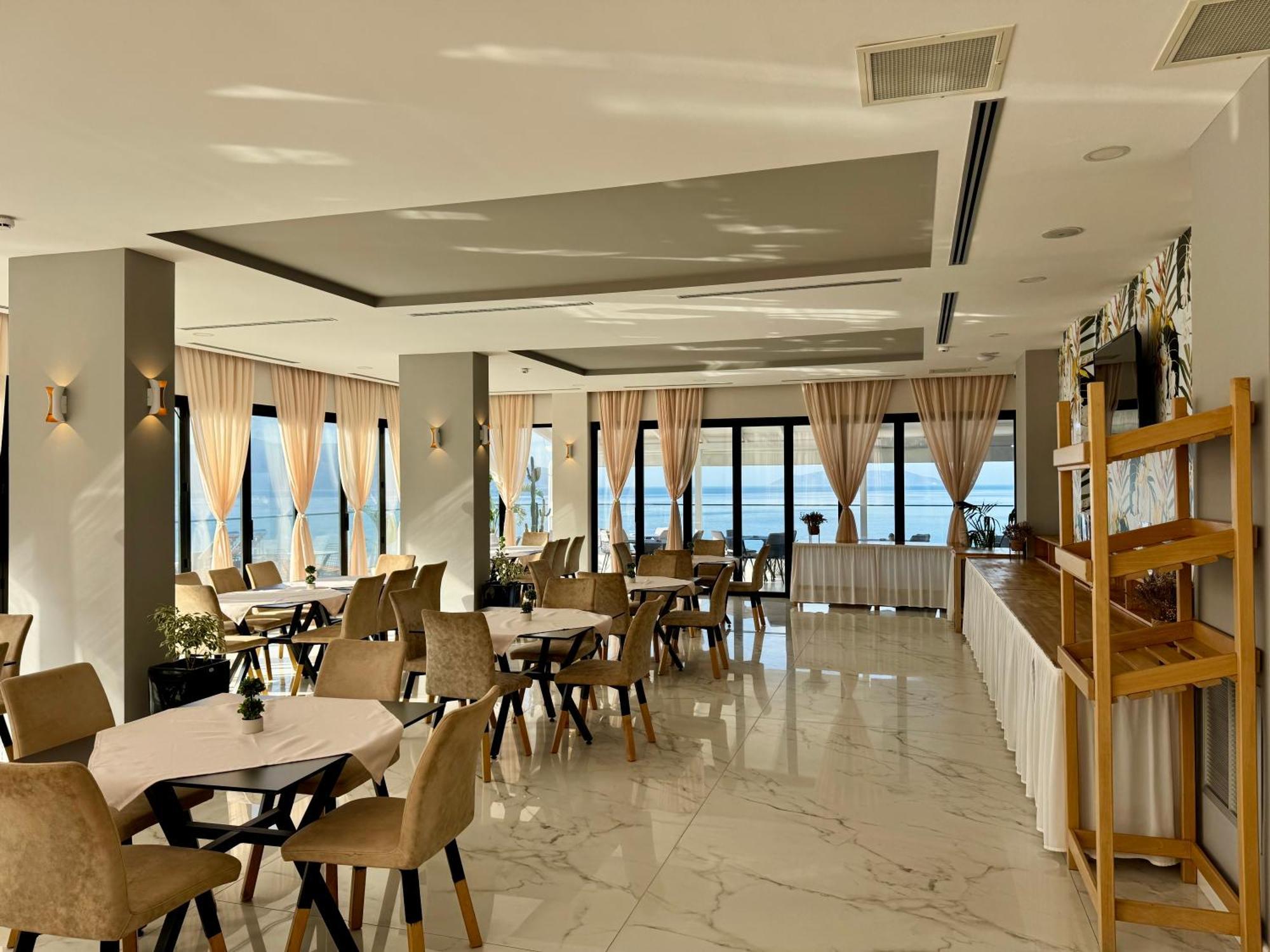 Hotel Britania Vlore Exterior photo