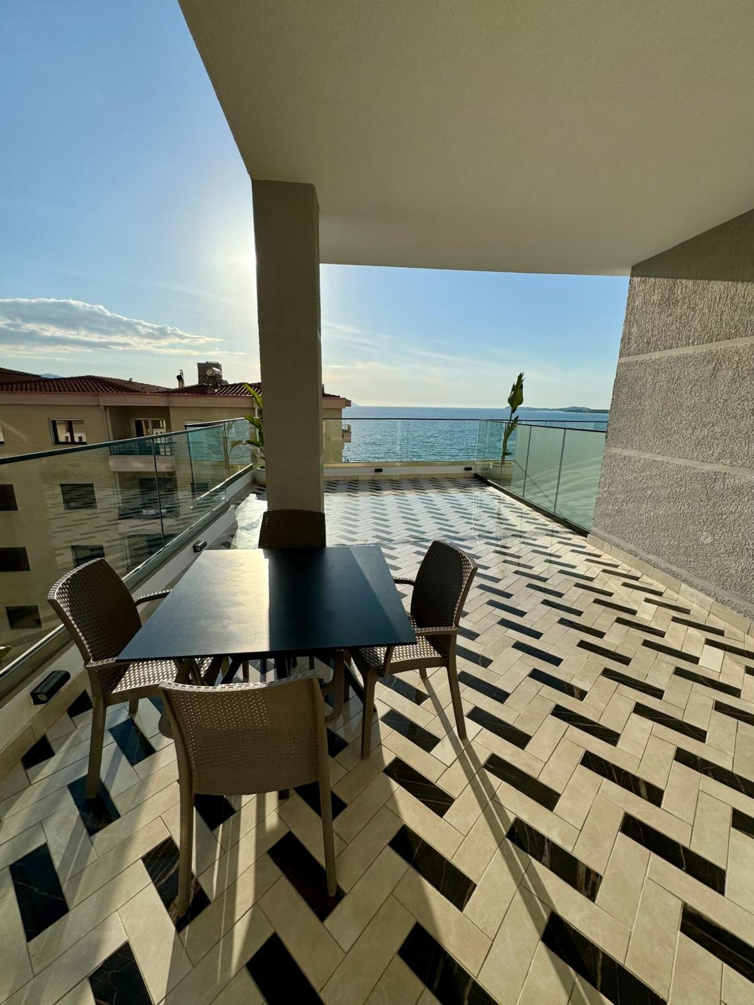 Hotel Britania Vlore Exterior photo