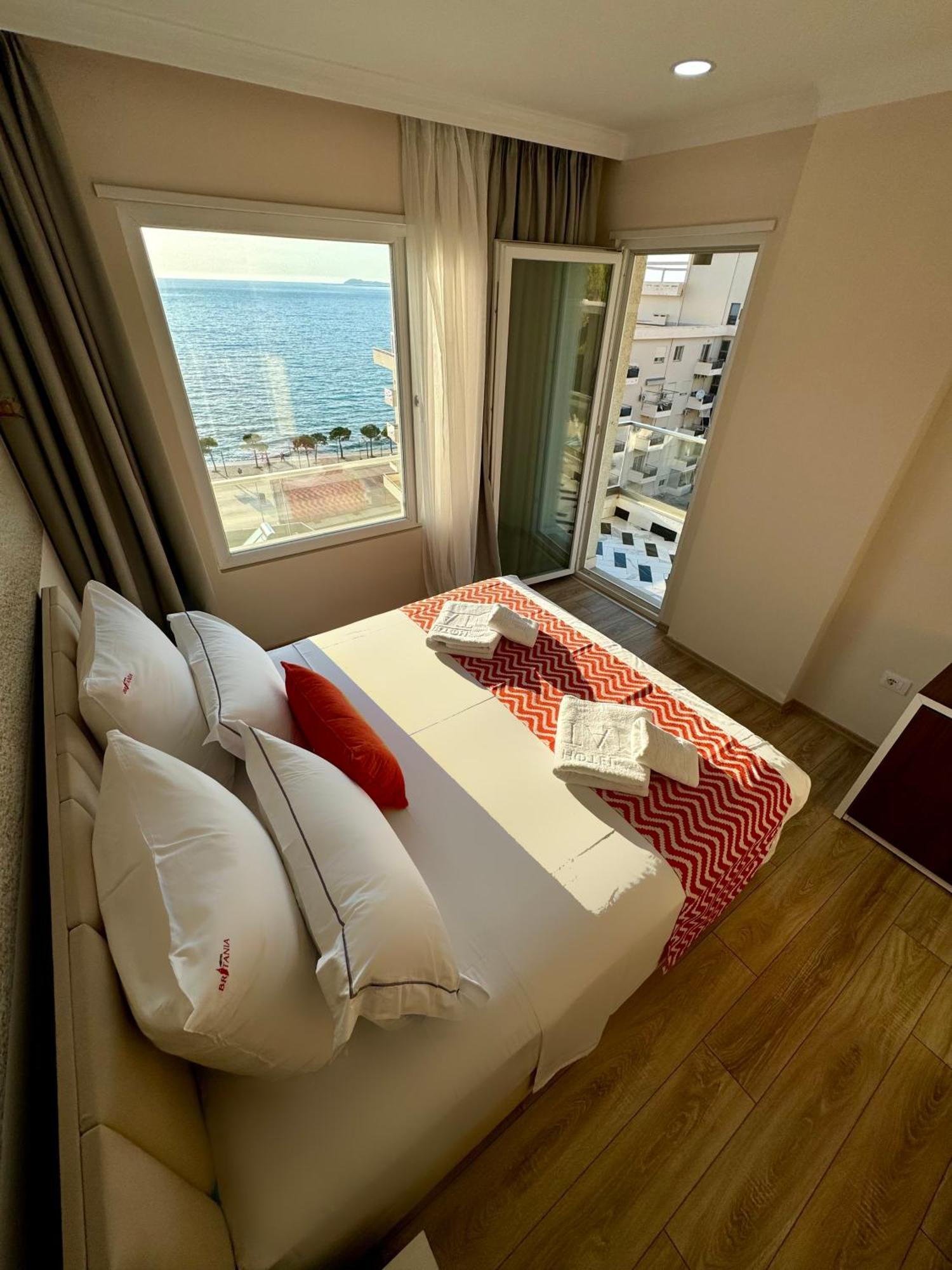 Hotel Britania Vlore Exterior photo
