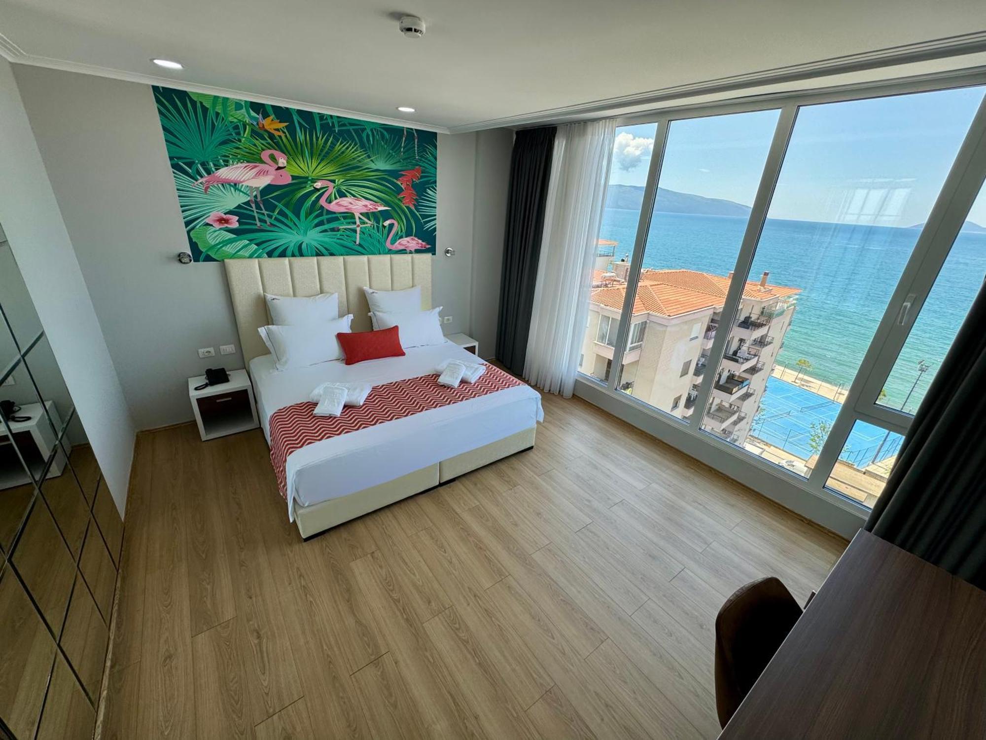 Hotel Britania Vlore Exterior photo