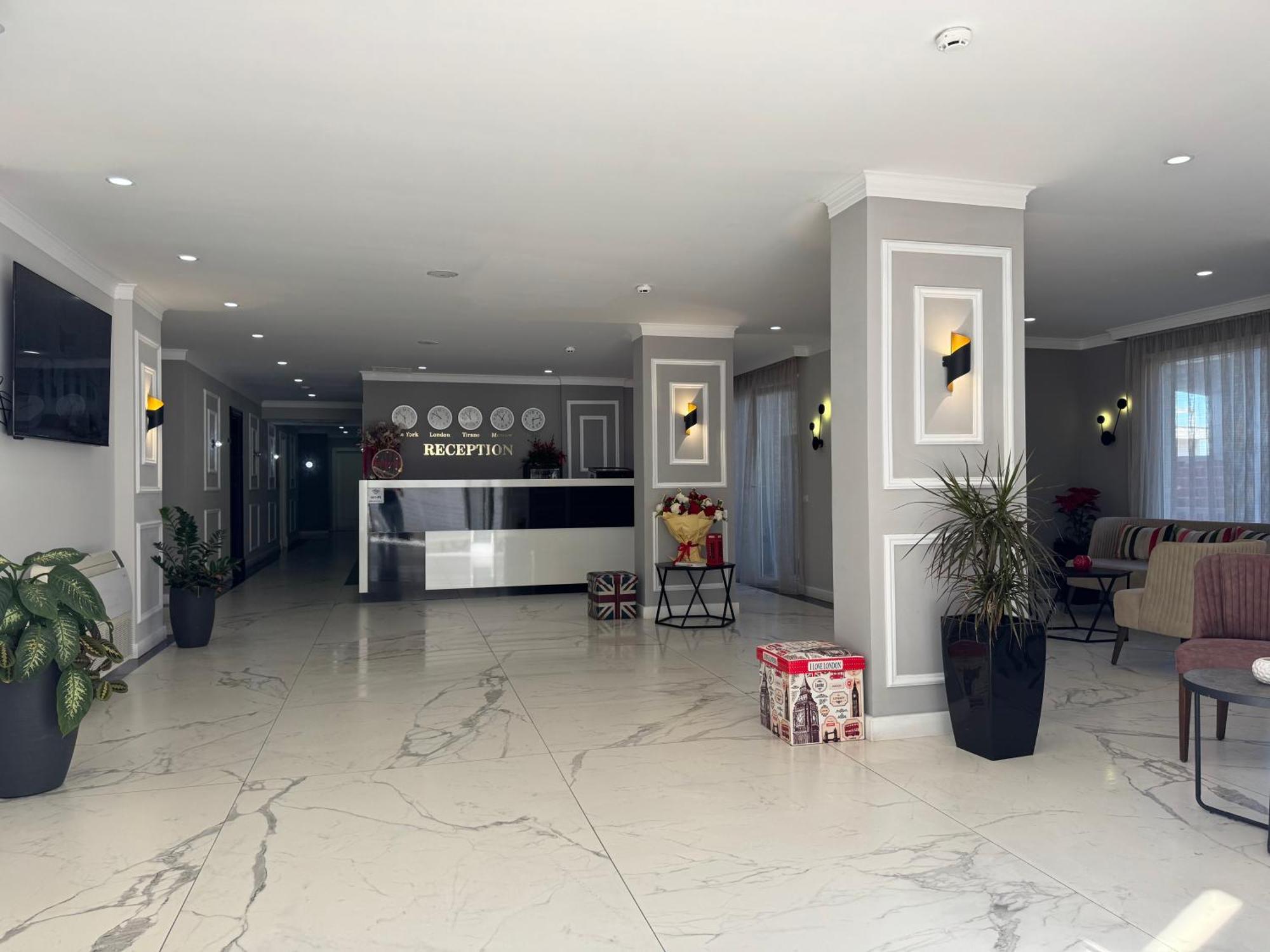 Hotel Britania Vlore Exterior photo